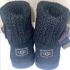 Black Ugg boots